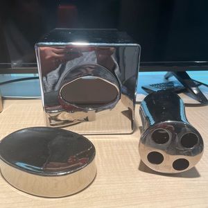 Silver 3-piece bathroom accessory set Tissue toothbrush dispenser soap dish